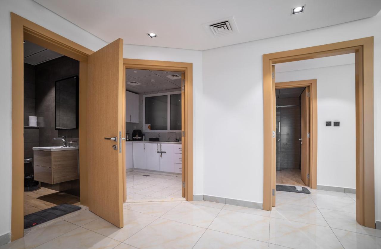 Sky View Tower Apartments ドバイ エクステリア 写真