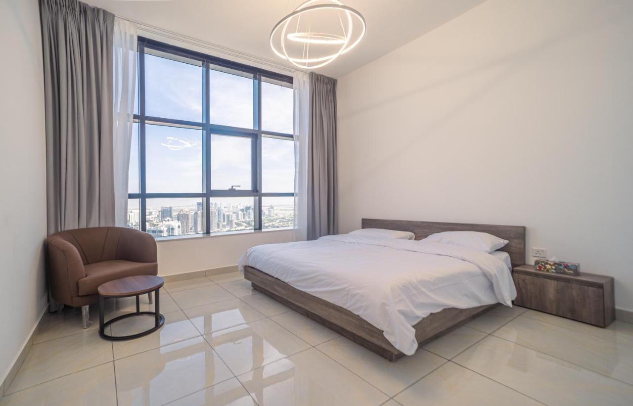 Sky View Tower Apartments ドバイ エクステリア 写真