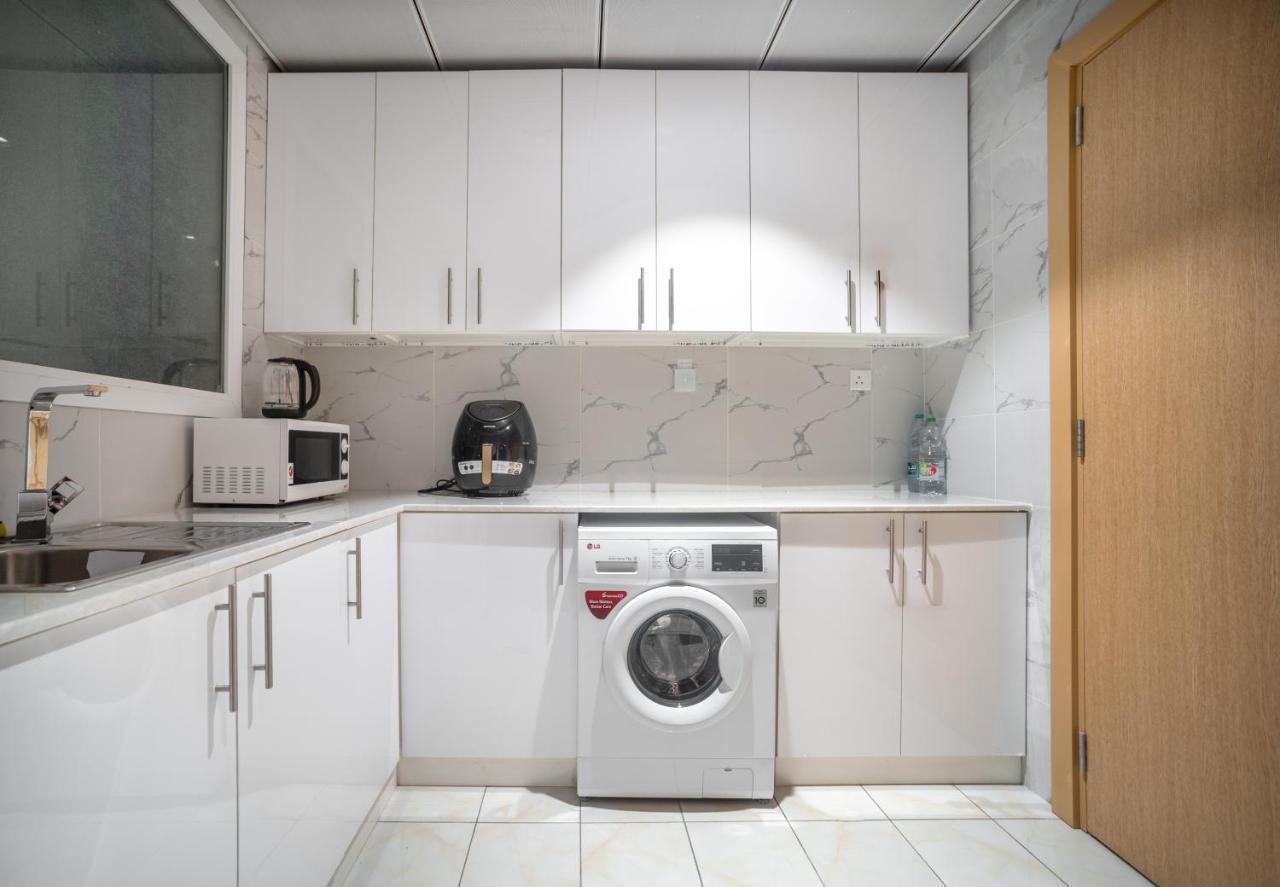 Sky View Tower Apartments ドバイ エクステリア 写真